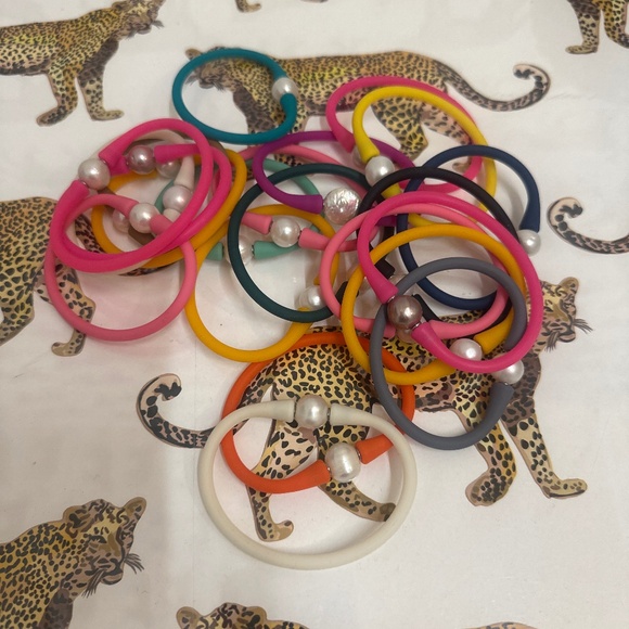Rubber Bracelets with Real Pearls - Picture 1 of 3